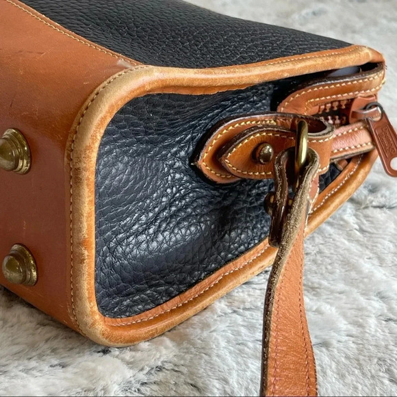 Vintage Dooney & Bourke All-Weather Leather Shoulder Bag Made in USA - Picture 8 of 16